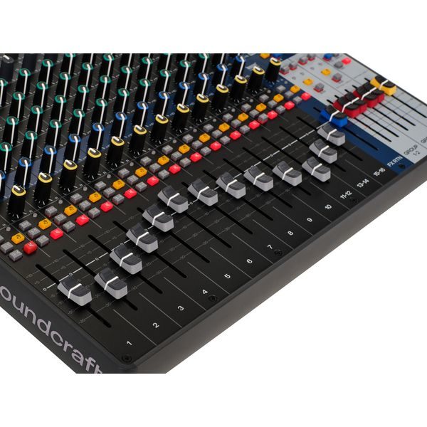 Мікшерний пульт SOUNDCRAFT Signature Plus 16