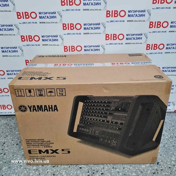 Мікшерний пульт з підсилювачем YAMAHA EMX5