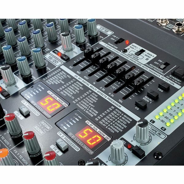 Мікшерний пульт з підсилювачем BEHRINGER PMP6000