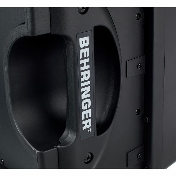 Мікшерний пульт з підсилювачем BEHRINGER PMP1680S
