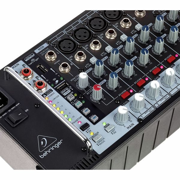 Мікшерний пульт з підсилювачем BEHRINGER PMP500MP3