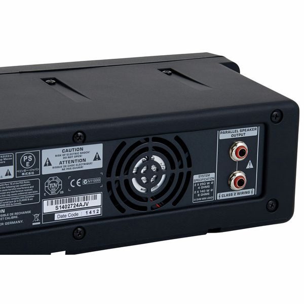 Мікшерний пульт з підсилювачем BEHRINGER PMP550M