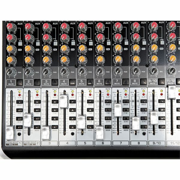 Мікшерний пульт BEHRINGER XENYX QX2442USB