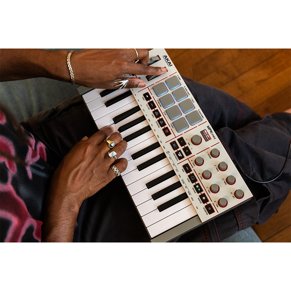 MIDI клавіатура AKAI MPK MINI 4 White