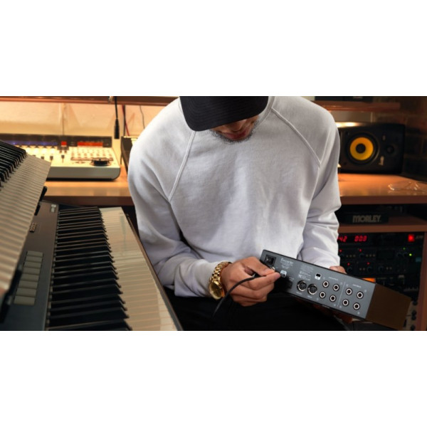 Аудіоінтерфейс FOCUSRITE Clarett+ 4Pre