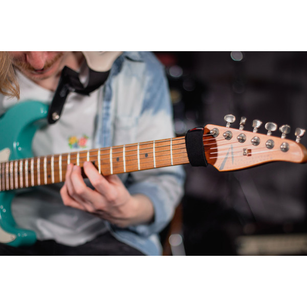 Демпфер для струн GATOR GTR-FRETMUTELG-1BK - Guitar Fret Mute Black - Size Lg