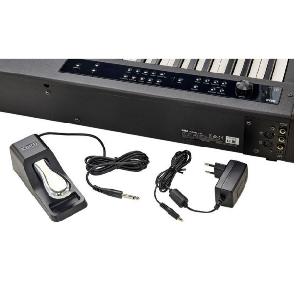 Цифрове піаніно KORG D1