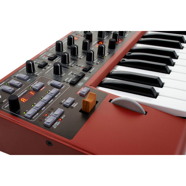 Синтезатор NORD Lead A1