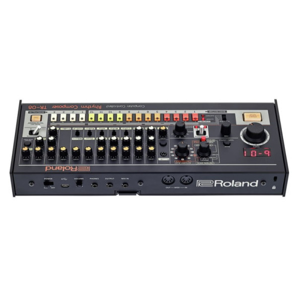 Драм-машина ROLAND TR-08