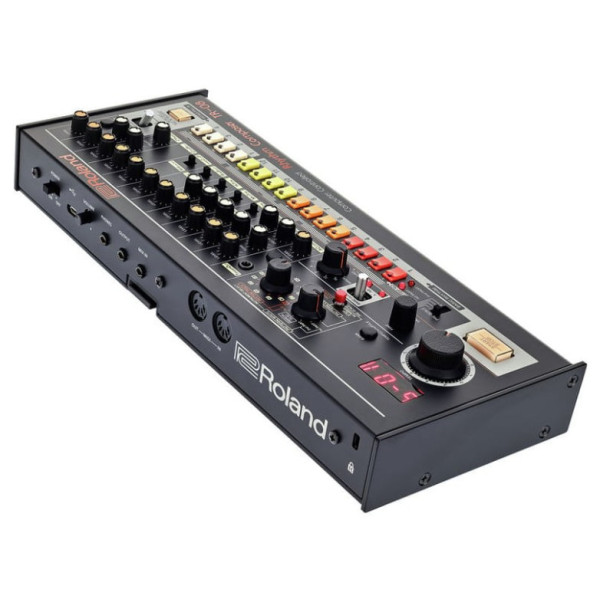 Драм-машина ROLAND TR-08