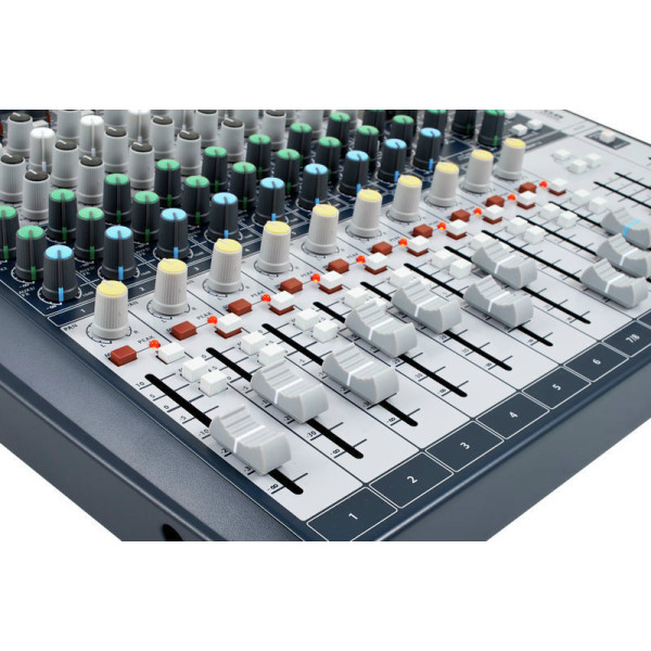 Мікшерний пульт SOUNDCRAFT Signature 12