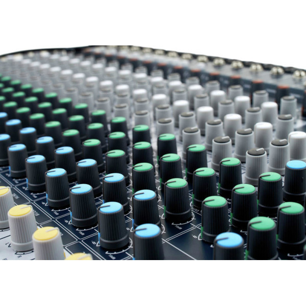 Мікшерний пульт SOUNDCRAFT Signature 22