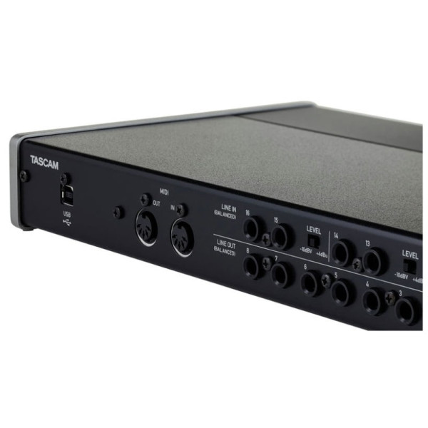 Аудіоінтерфейс TASCAM US-16x08