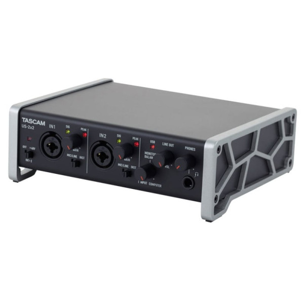 Аудіоінтерфейс TASCAM US-2x2