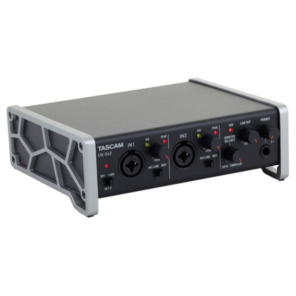 Аудіоінтерфейс TASCAM US-2x2