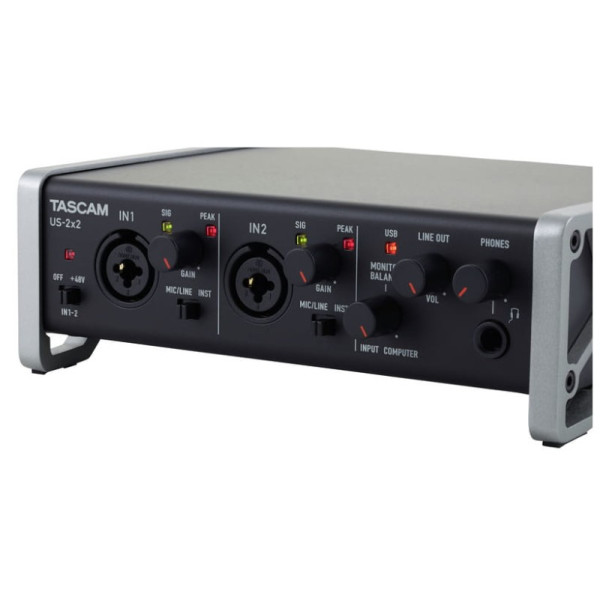 Аудіоінтерфейс TASCAM US-2x2