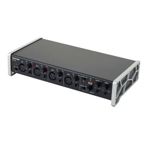 Аудіоінтерфейс TASCAM US-4x4