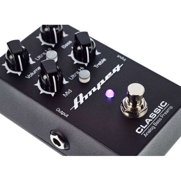 Педаль ефектів AMPEG Classic Analog Bass Preamp