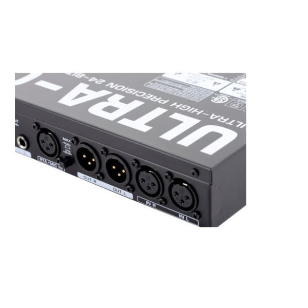 Цифровий мастерінг-процесор BEHRINGER DEQ2496