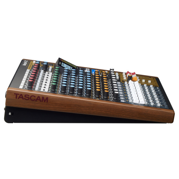 Мікшерний пульт TASCAM Model 12