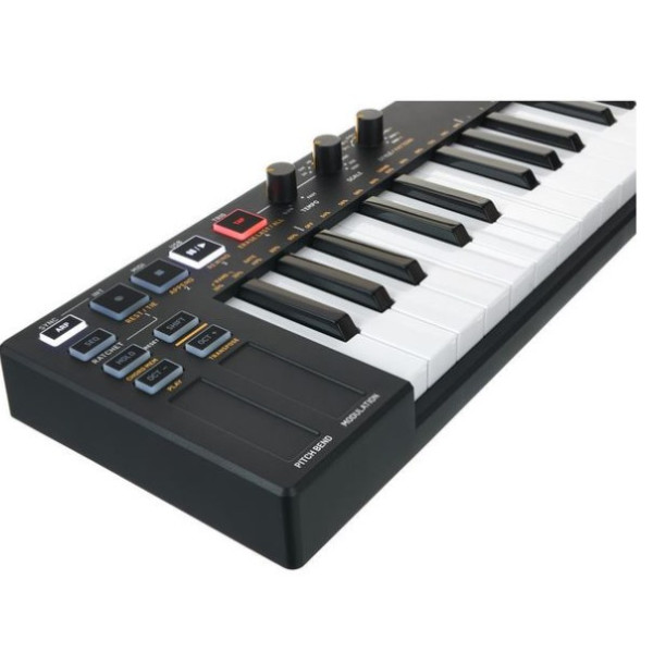 MIDI клавіатура BEHRINGER SWING