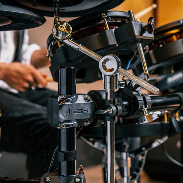 Електронна ударна установка ALESIS Strata Core