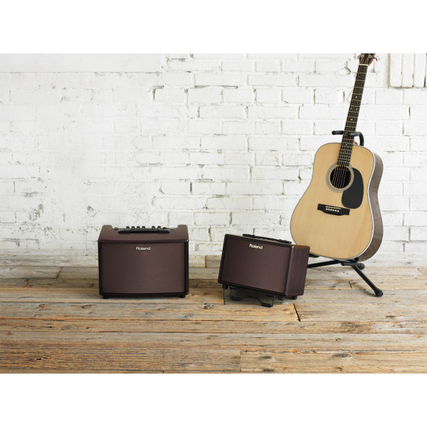 Комбопідсилювач для акустичної гітари ROLAND AC-33RW